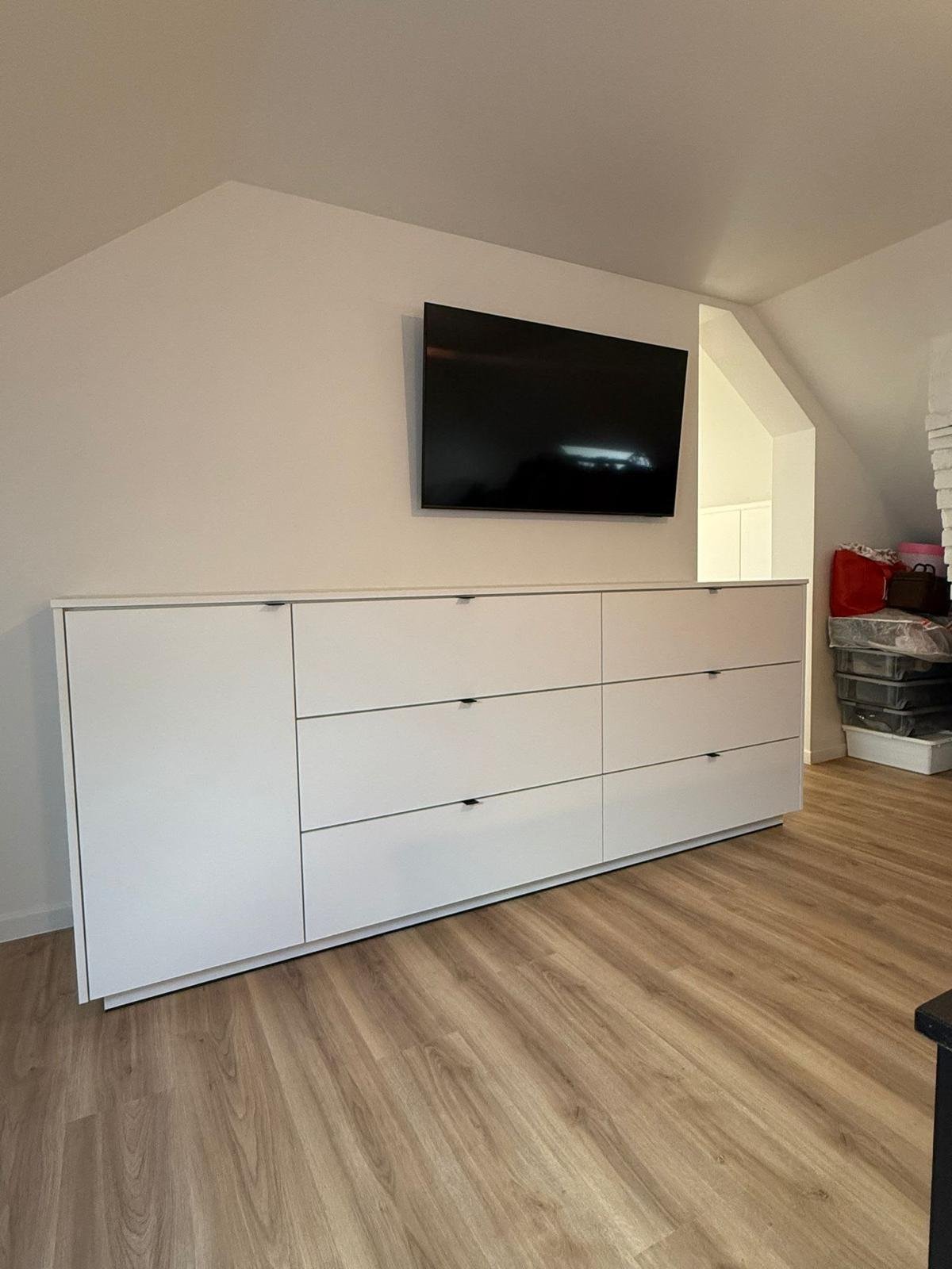 Dressoir op maat met televisie door Verbrugghe